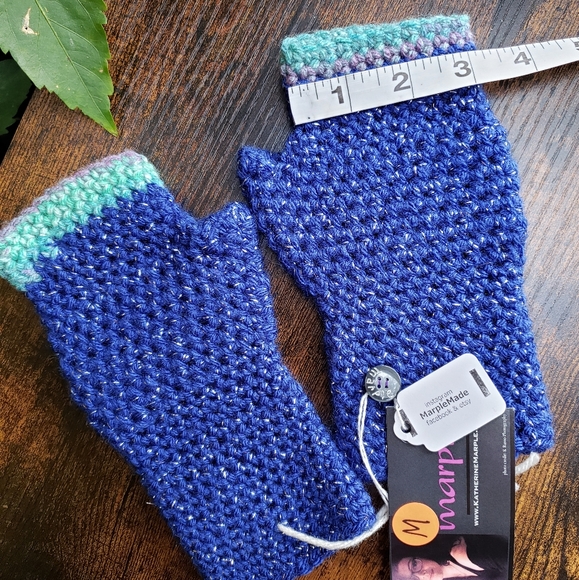 NWT* Handmade Fingerless gloves💜 super soft acrylic yarn, MarpleMade Designs, - Picture 3 of 7